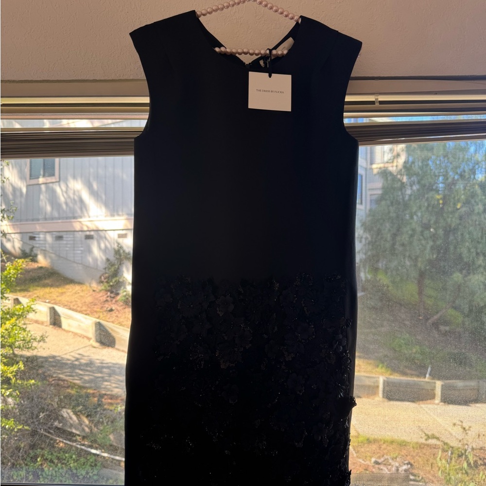 Chic Black Sleeveless Midi Dress